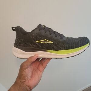 BRAND NEW Avia Men's Athletic Shoes - Black and Neon Yellow Size 13